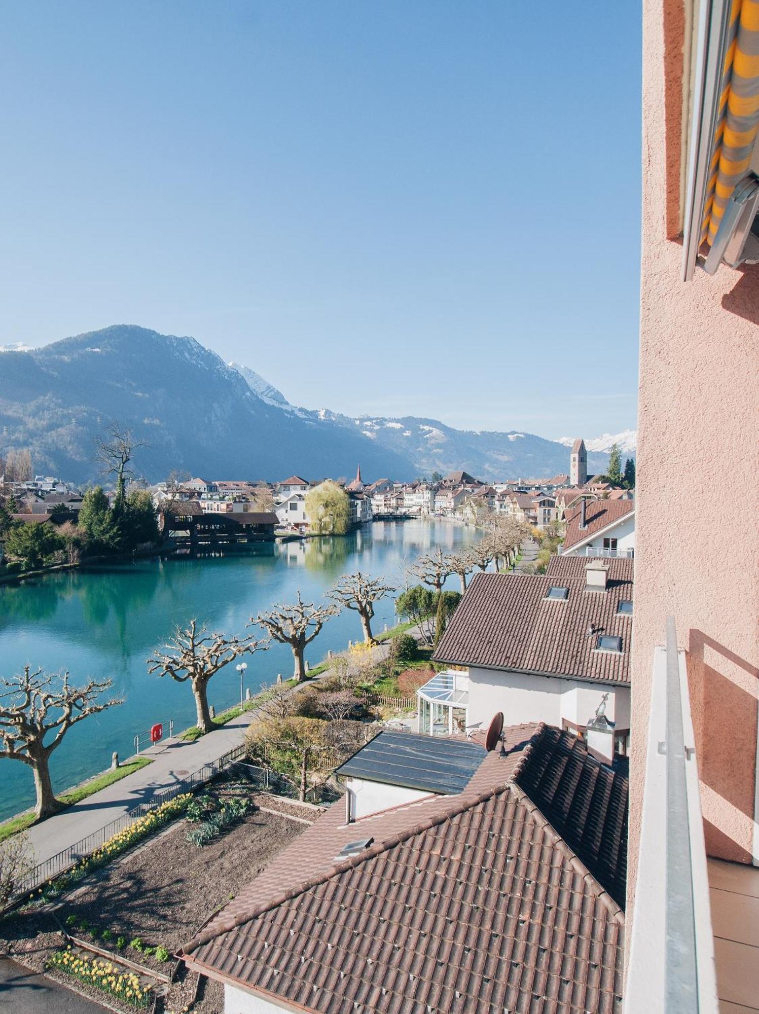 Hop Apartments & Suites Unterseen 외부 사진