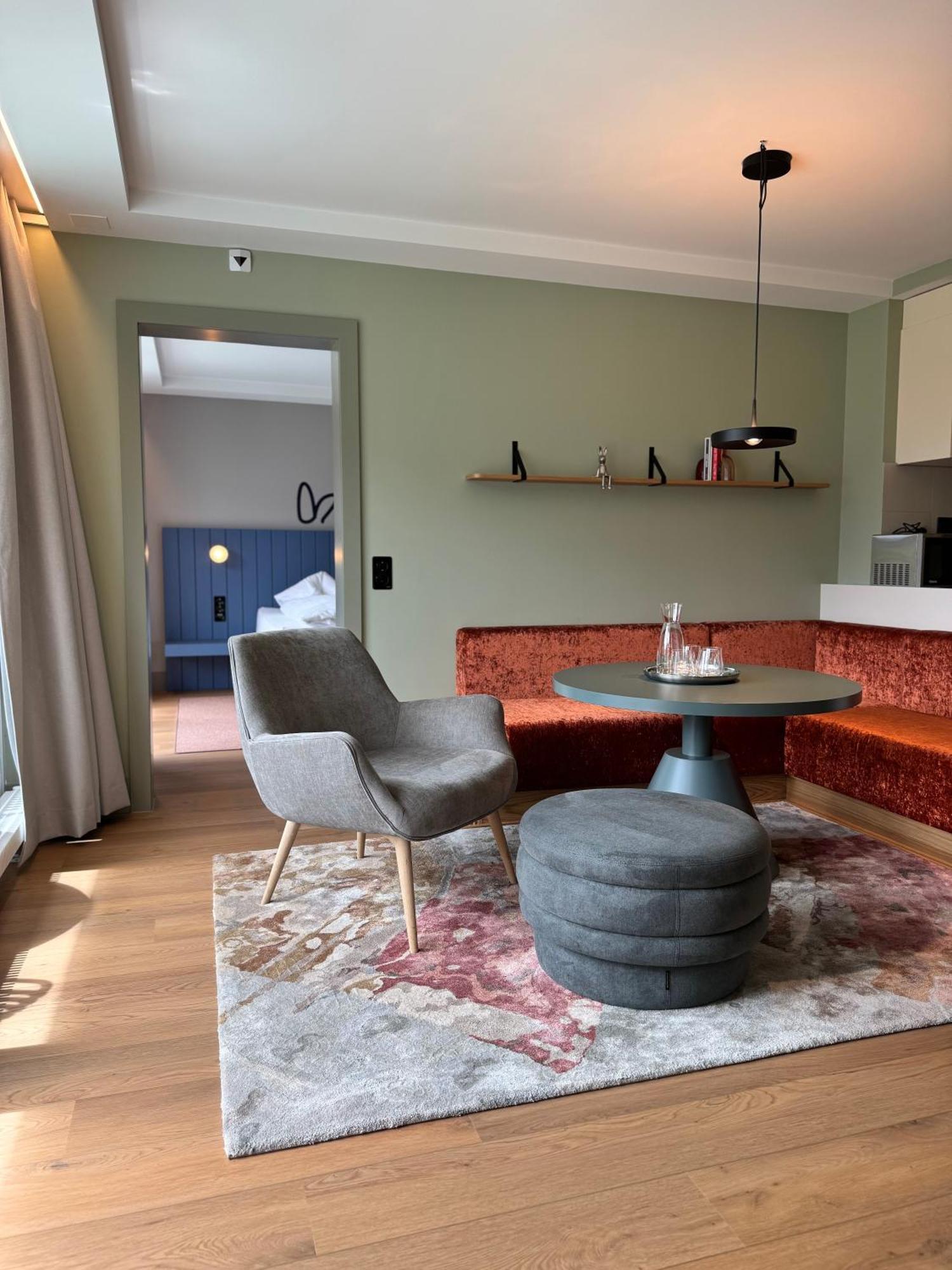 Hop Apartments & Suites Unterseen 외부 사진