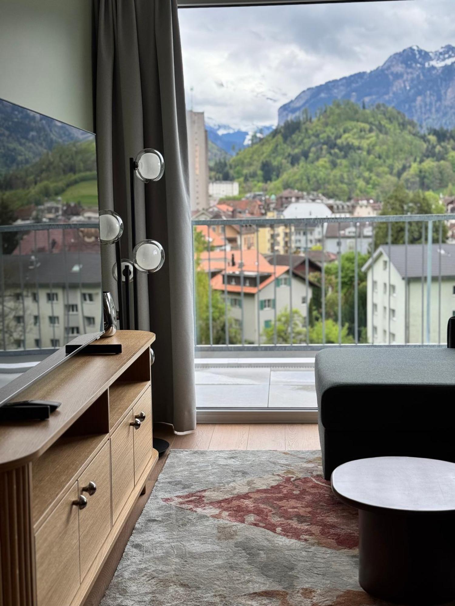 Hop Apartments & Suites Unterseen 외부 사진