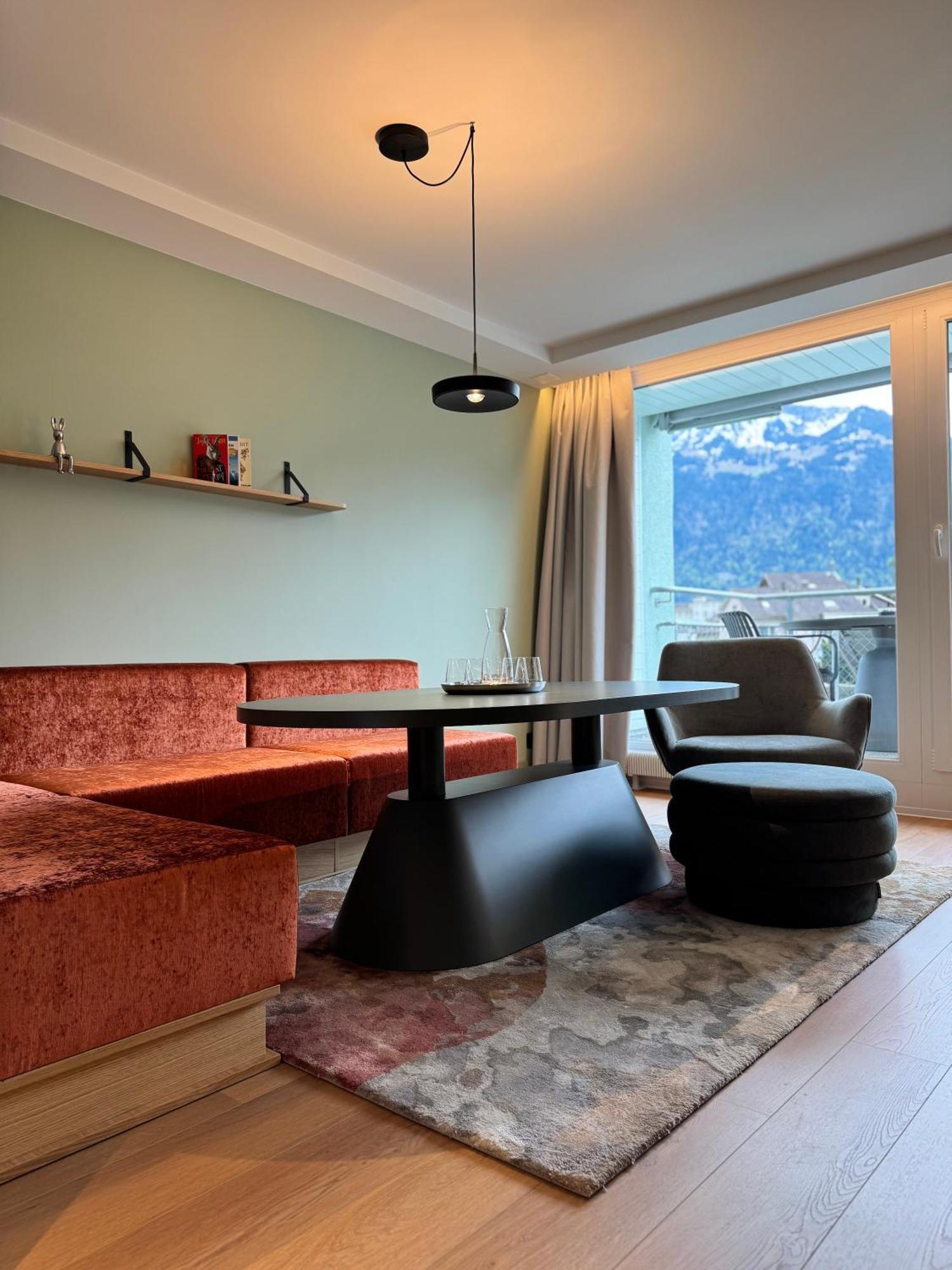 Hop Apartments & Suites Unterseen 외부 사진