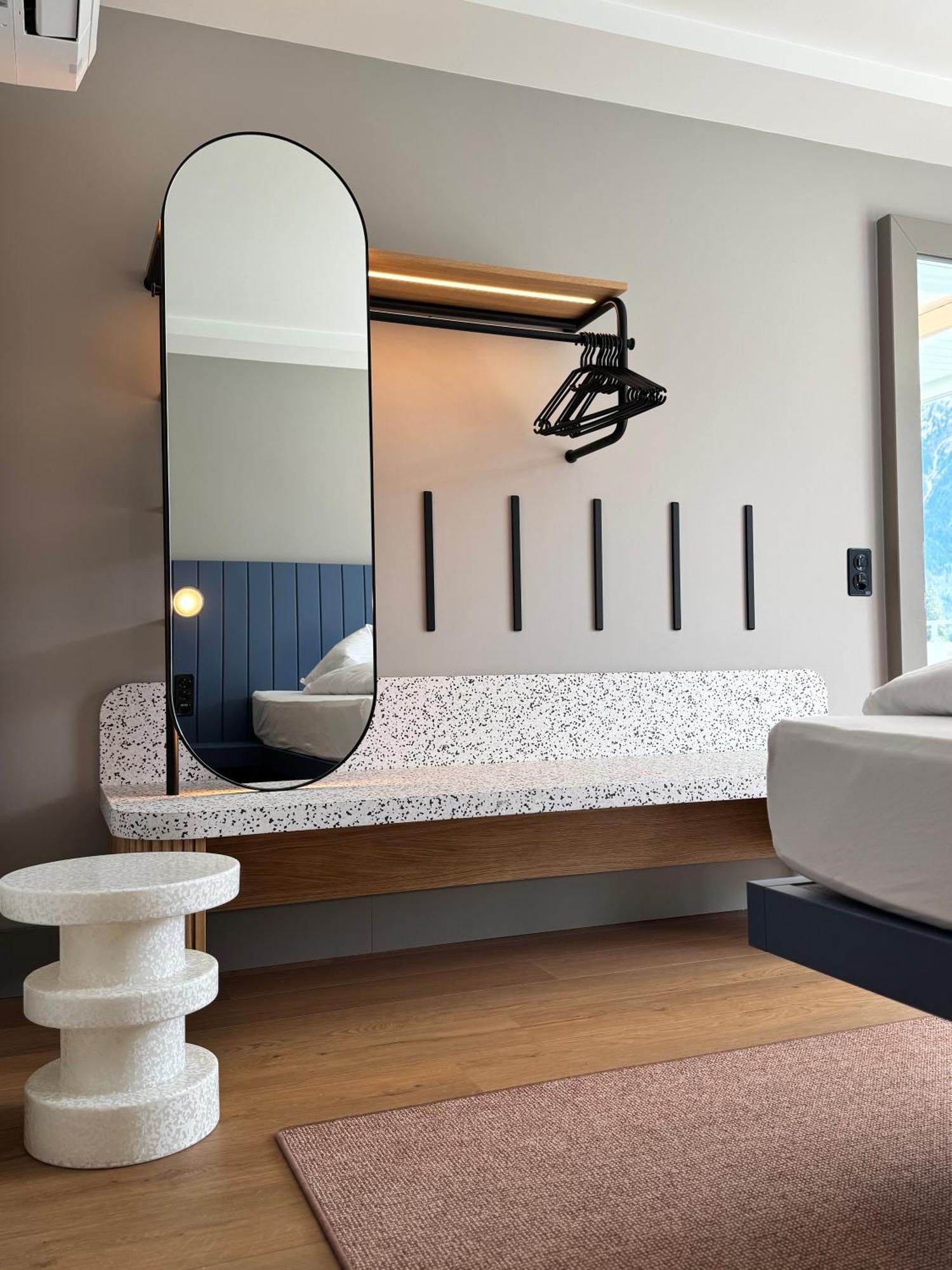 Hop Apartments & Suites Unterseen 외부 사진