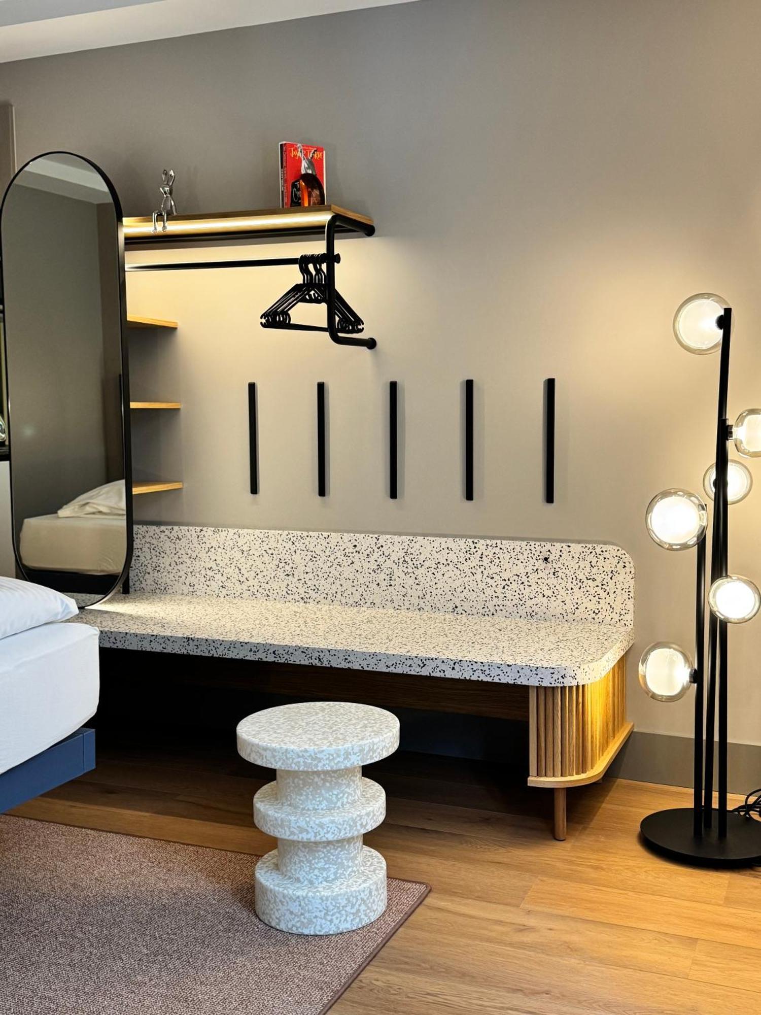 Hop Apartments & Suites Unterseen 외부 사진